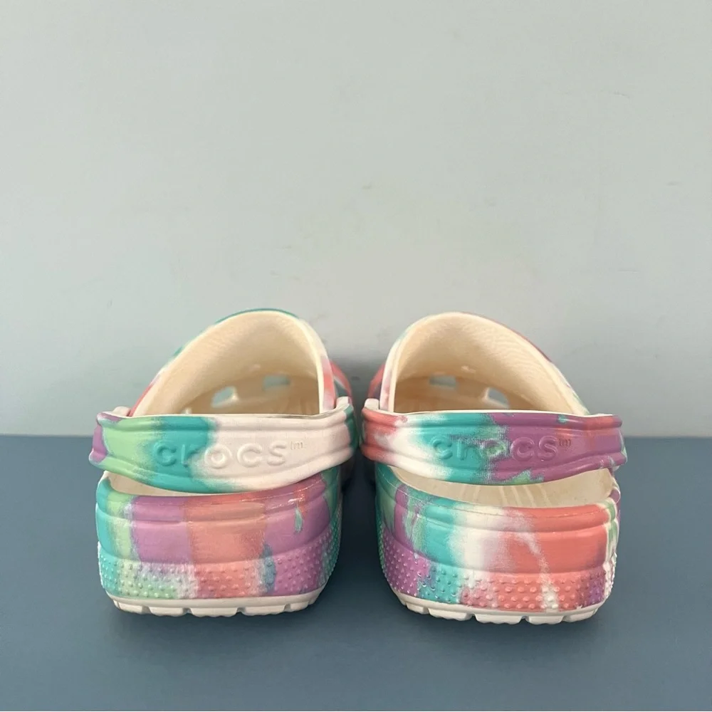 Crocs Classic Tie-Dye Graphic Slip On Kids Clogs‎